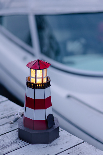 Интерьерный светильник из дерева "Маяк"