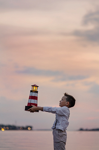 Интерьерный светильник из дерева "Маяк"